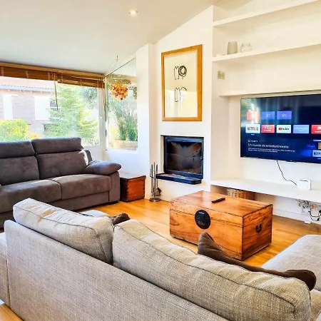 Guara Golf Y Pool Comotucasa 度假居